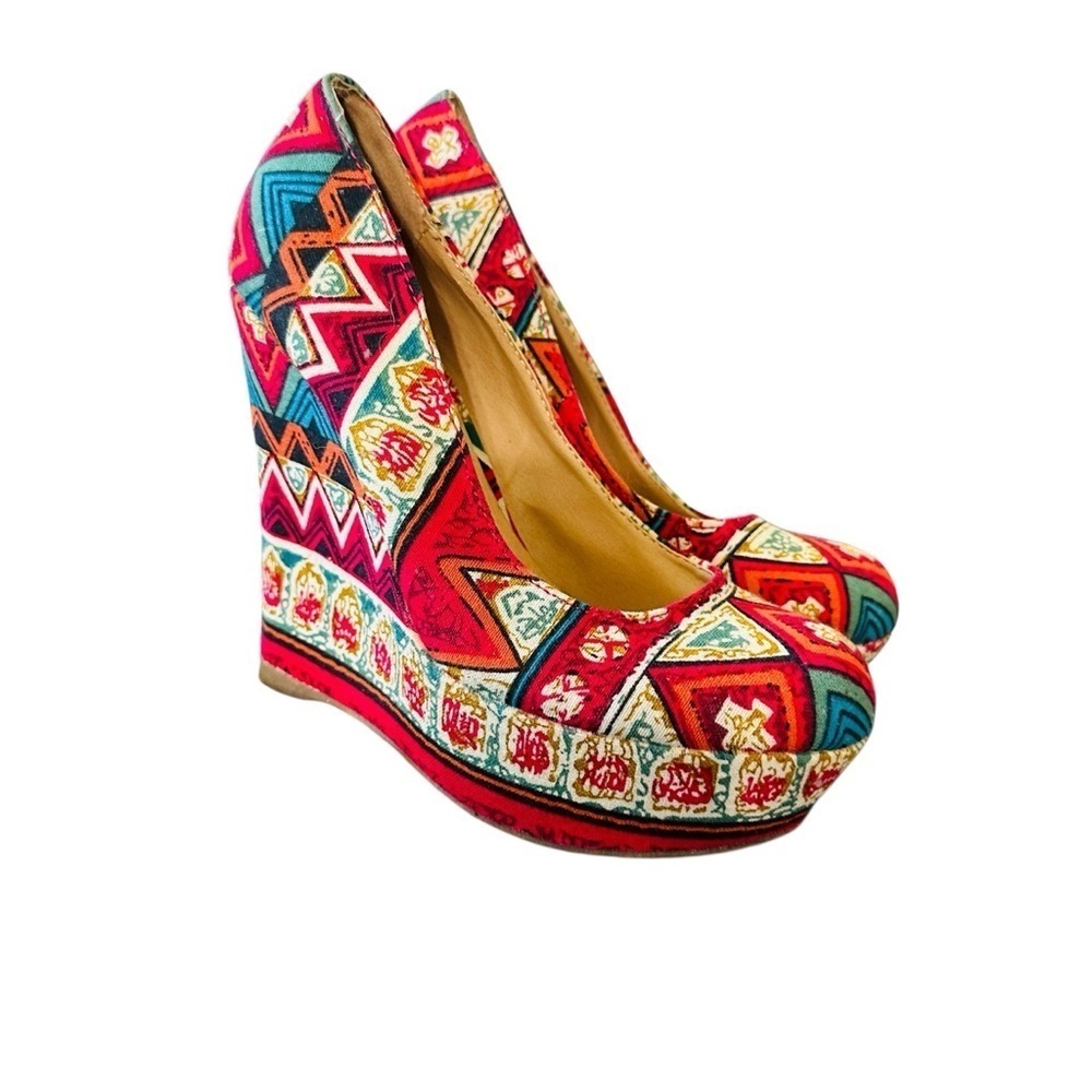 Olsenboye Red and Pink Wedge Sandals with Geometric Design - Picture 2 of 5